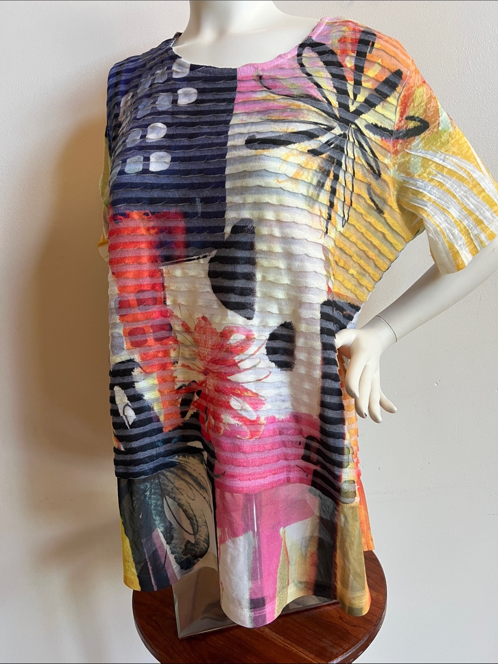jess & jane Abstract Floral Multicolor Short-Sleeve Top